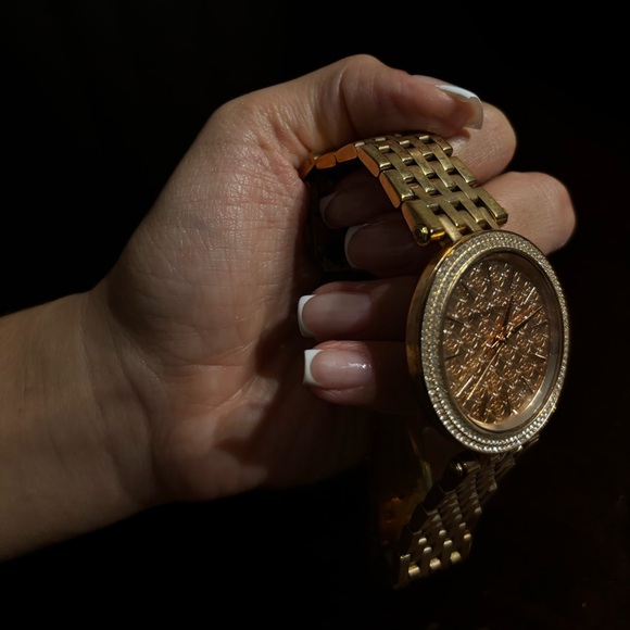 Michael Kors Gold Watch Timeless Elegance main image 5